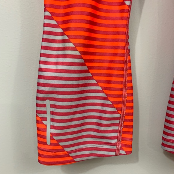 • NIKE • dri-fit cropped running pants • - Picture 4 of 8